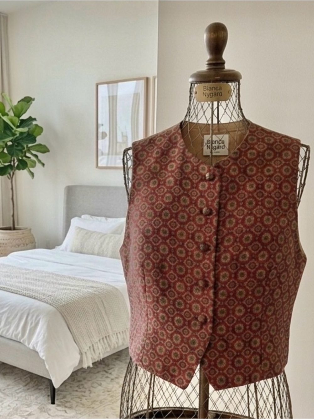 Sleeveless Burgundy Patterned V-Neck Button Front Top